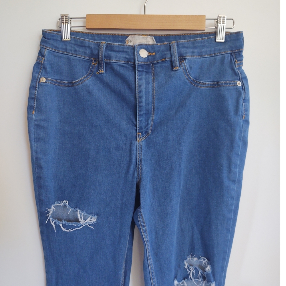 Free People Destroyed Long & Lean Jeggings  Size 31 - Picture 6 of 14